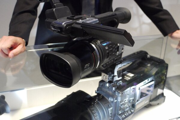 業務用3Dカメラの「HDC-Z10000」はマクロ撮影対応など放送ニーズに応えるものだ