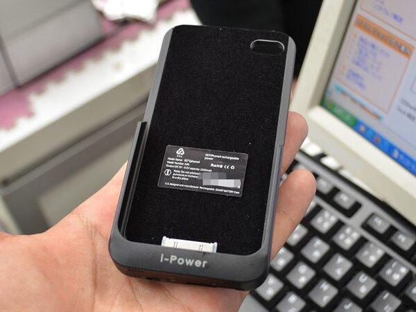 ASCII.jp：iPhone 4/4S専用バッテリーケースに2200mAhの大容量モデル