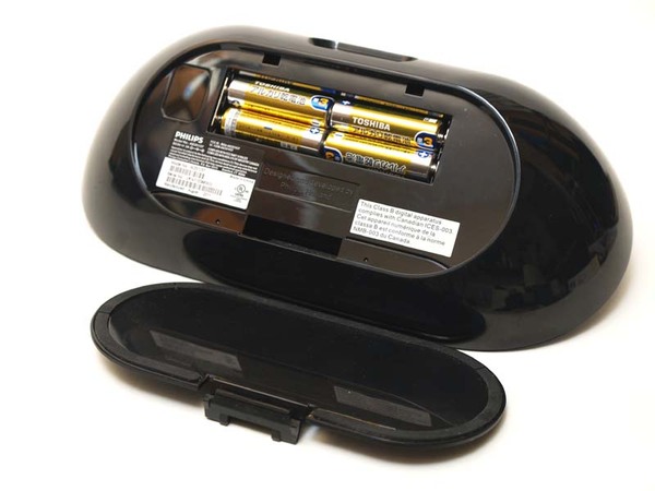 AS351のみ電池駆動（単3×4本）ができるため、停電時も問題なし。ただし重量は約1kg（電池除く）とやや重いため、外に持っていくといった用途には向いていない