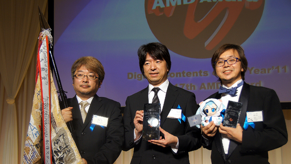 左から、セガの内海氏、クリプトン・フューチャー・メディアの伊藤社長、アスキーメディアワークスの福岡氏