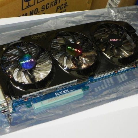 ASCII.jp：6.1万円で3連ファン＋OC仕様の「GTX 680」がGIGABYTEから