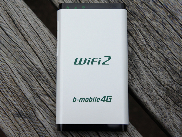 今回はモバイルルーターの「b-mobile4G WiFi2」を使用