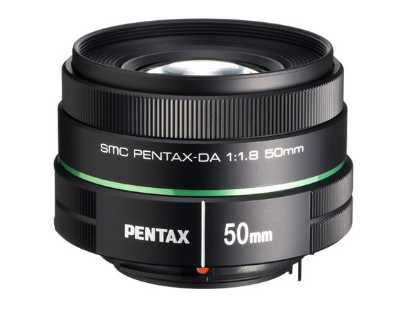 単焦点の交換レンズ「smc PENTAX-DA 50mmF1.8」も同時に発表