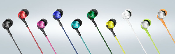 「MDR-EX100LP」は、ブラック、レッド、ピンク、ブルー、ターコイズブルー、グリーン、イエロー、ホワイト、ライムグリーン、オレンジという10色ものラインナップを用意する