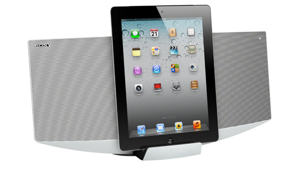 iPadの装着もできるドックコンポ「CMT-V70BIP」