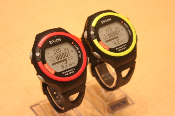 ASCII.jp：薄い・軽い・防水 3条件そろったGPS腕時計、エプソンから