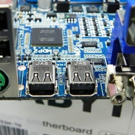 ASCII.jp：Micro ATX初のThunderboltポート搭載マザーがGIGABYTEから
