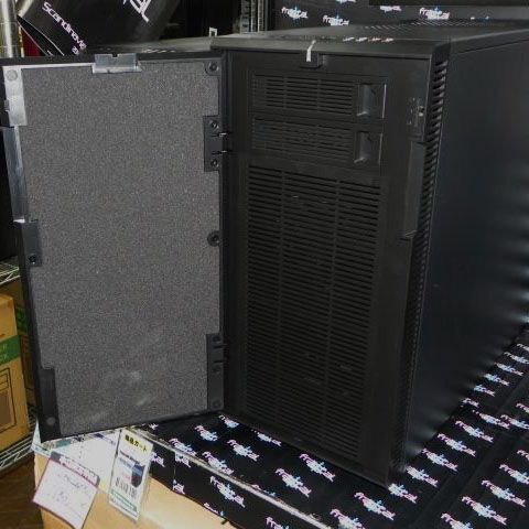 ASCII.jp：北欧発Fractal Designから静音ケースの新モデル「Define R4」