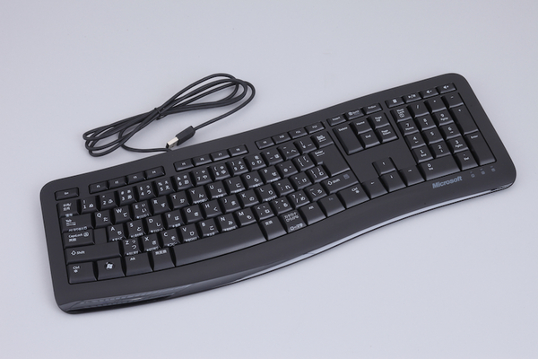 Ascii Jp 長時間作業に必須 Vaio Zと使いたいキーボード マウス 2 4