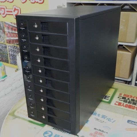 ASCII.jp：まるでPCケース！ HDDを10台搭載可能な外付けケースが発売