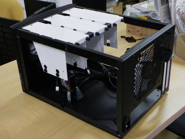 ASCII.jp：最大6台のHDDを搭載可能なキューブ型Mini-ITXケースが登場