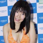 デビューホヤホヤの皆町しずく、95cm・Gカップの胸が炸裂!!