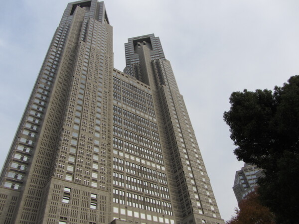 東京都庁には202mの無料展望室がある