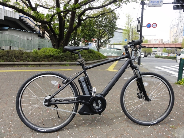 ASCII.jp：電動アシストスポーツバイクをイッキ乗り！ 乗りやすいのは