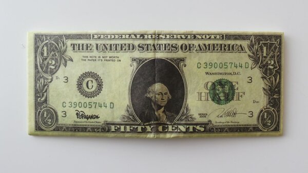 50セント紙幣がモチーフの最新のTYVEK財布の外側