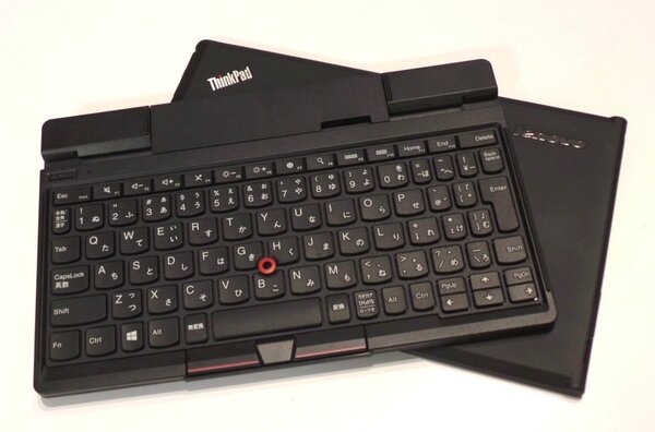 ThinkPad Tablet2 とBluetoothキーボードで実測はたったの915gだ