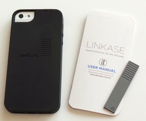 パッケージを開けると、LINKASEケース本体、簡単なユーザーガイド、EMWアンテナの予備（本体と別カラー）が出てくる