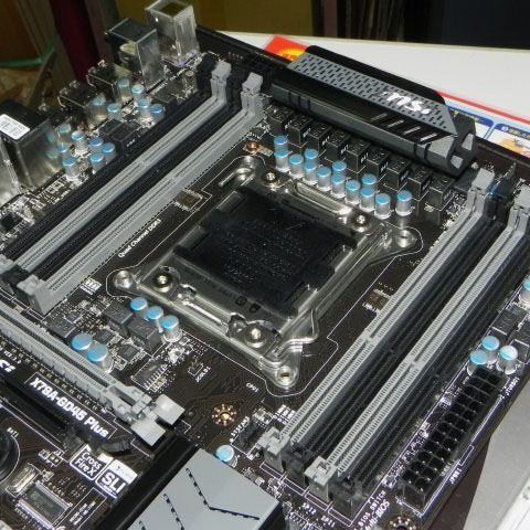 ASCII.jp：X79搭載のLGA 2011対応マザーに久々の新製品が入荷