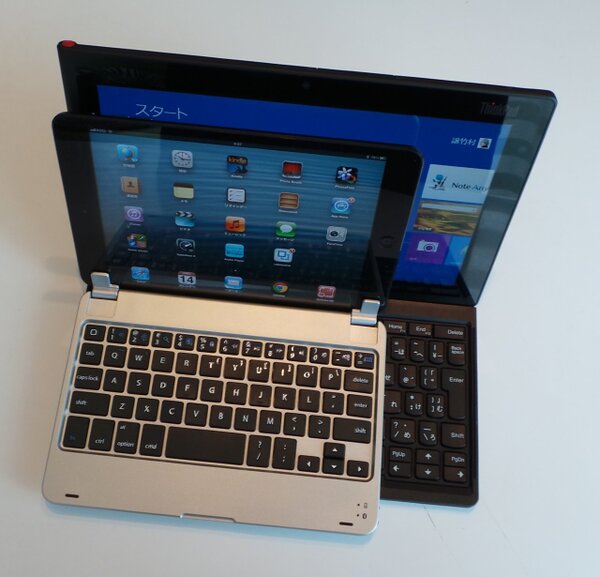 筆者愛用の「ThinkPad Tablet 2」もBluetoothキーボードユニットにタブレットであるThinkPad Tablet 2をただ置くだけの仕様だが、仰角はほぼ同じ115度近辺だ
