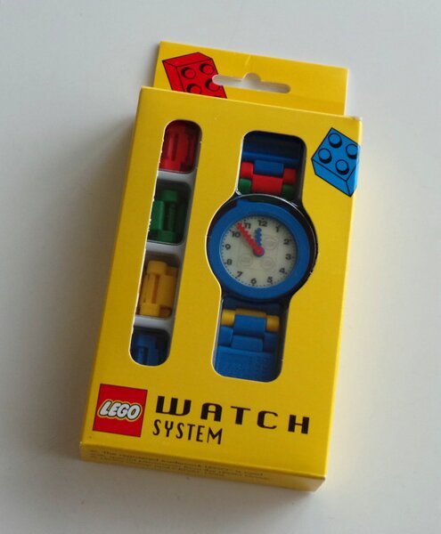 初期の頃のLEGO Watchは「LEGO Watch System」という組み立てを強く意識した商品だった
