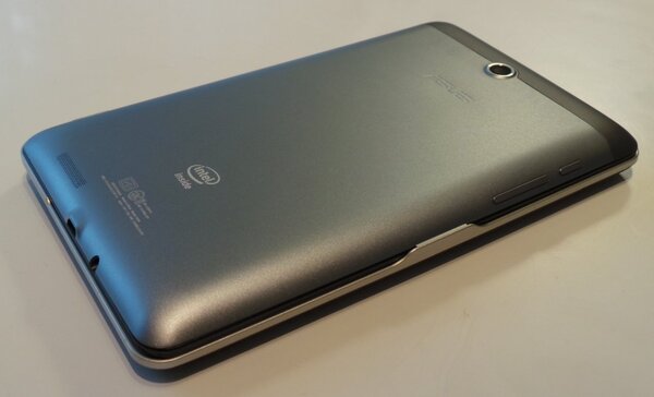 Nexus 7用として販売されていたカバー型キーボードもなんなくfonepadにピッタリ