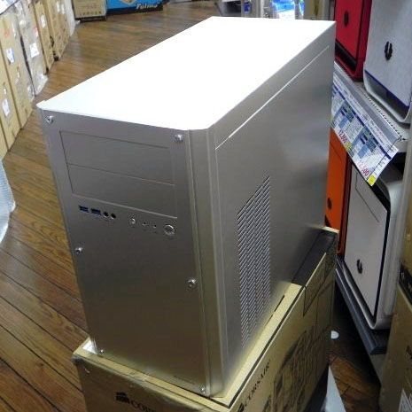 ASCII.jp：独自の空冷機構を備えるアビー製ケースにMicro ATX版が追加