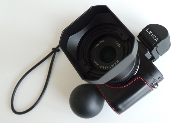Leica X2は国内デジカメメーカーのOEMではないライカのオリジナル企画商品だ