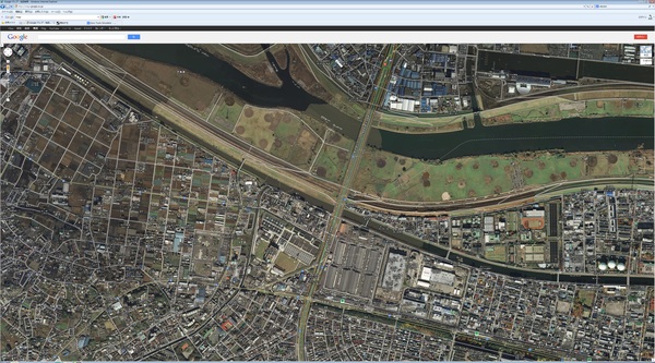 Google Mapを全画面表示したところ。衛星写真表示もこの緻密さ！