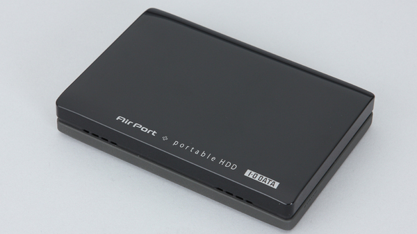 アイ・オー・データ機器「Wi-Fi HDD WNHD-U500」。標準価格2万1000円