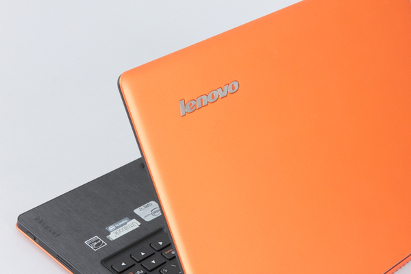 Lenovo IdeaPad Yoga11S オレンジモデル