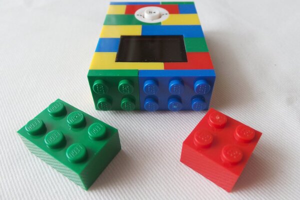 ASCII.jp：LEGOで大人遊びできる「LEGO MP3プレーヤー」を衝動買い！ (1/3)