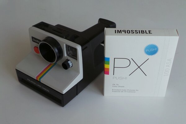 リファビッシュドカメラと同じくインポッシブル・プロジェクトの手による新しいPXインスタント・フィルム