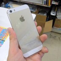 ASCII.jp：SIMフリー版「iPhone 5s」ゴールド＆「iPhone 5c」全色揃った！