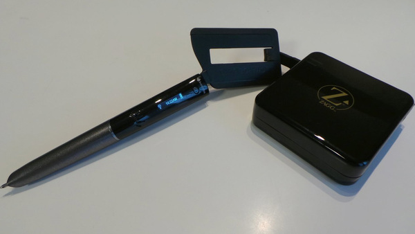 LiveScribeの「Digital Wi-Fi Pen」の充電も簡単