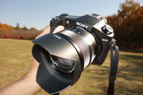 SONY  Cyber -shot レンズスタイルカメラ　DSC -QX10デジタル一眼