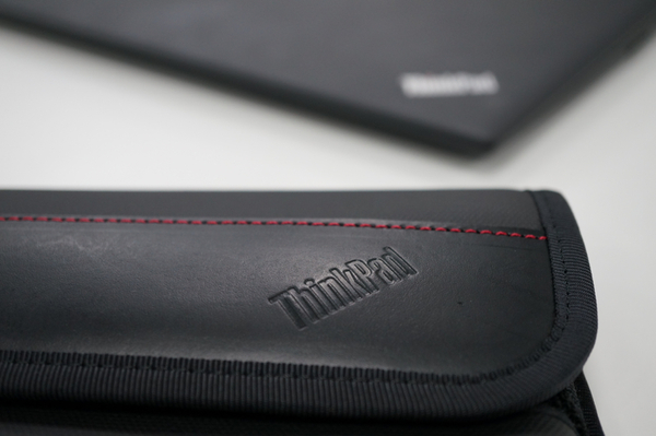 卸直営 レノボ 4Z10F04133 ThinkPad X1 Carbon Yoga プレミアムケース