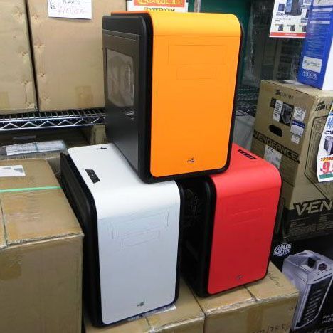ASCII.jp：カラフルなキューブ型Micro ATXケースが1月から販売開始