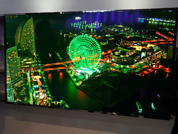 次世代REGZAと目される展示。自社開発のバックライトの4Kパネルを組み合わせた高画質テレビ