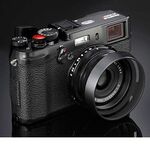 ASCII.jp：持つだけで幸せ!? 大人のコンデジ「FinePix X100」 (1/3)