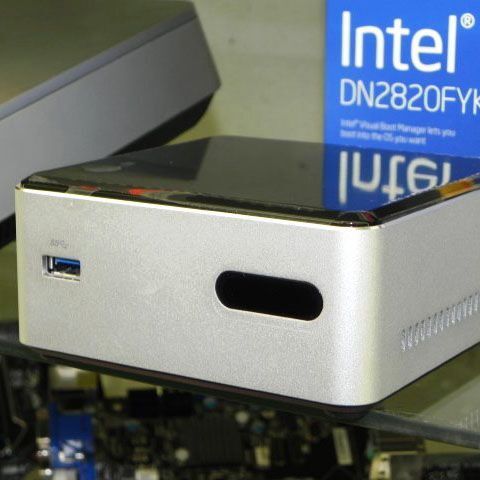 ASCII.jp:2.5インチベイ搭載NUCが登場! 最安1.5万円のCeleronモデル ASCII.jp:2.5インチベイ搭載NUCが登場! 最安1.5万円のCeleronモデル