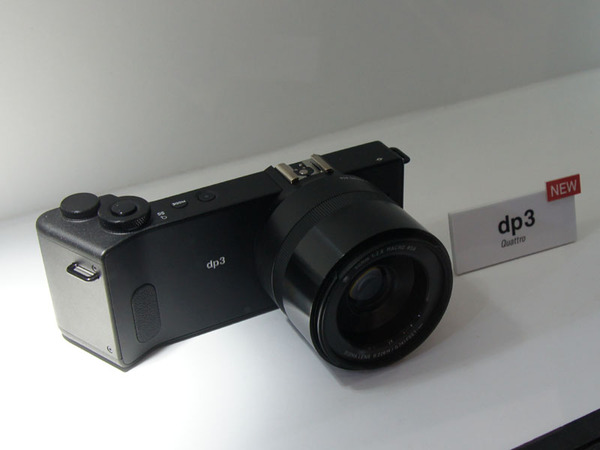 50mm F2.8レンズ搭載の「dp3」