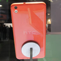 HTCの新スマホ「Desire 816」にMWC会場で急接近！