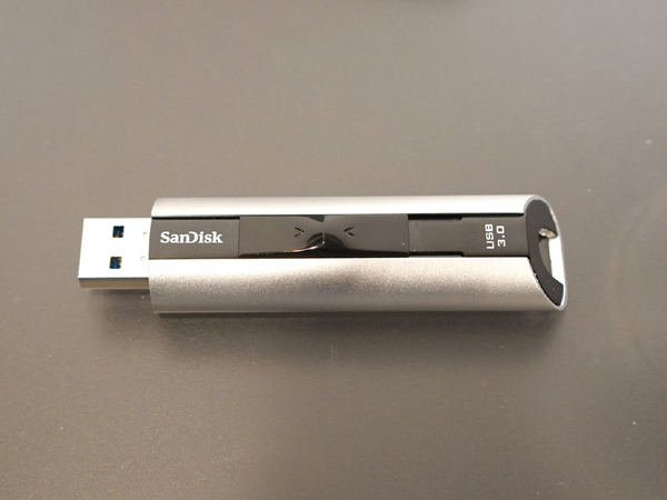 「サンディスク エクストリーム プロ USB3.0 フラッシュメモリー」