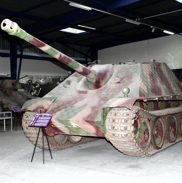 ASCII.jp：880両収蔵の戦車博物館に行って戦車にまみれてきた！ (3/4)