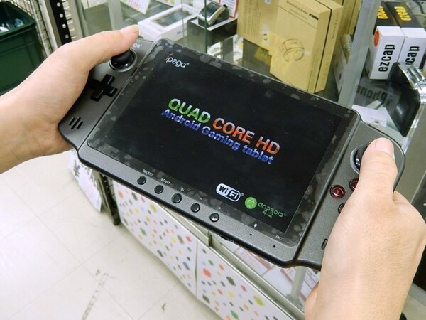 Ascii Jp 約2万円とは思えないスペック 携帯ゲーム機型タブレット
