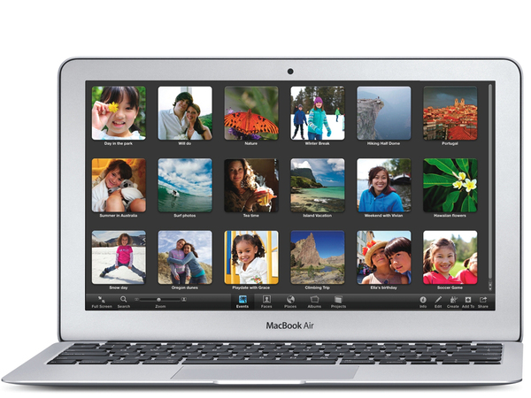 「MacBook Air」の2010モデルを使用。USB 2.0端子を装備しているので、USB DACとの相性もバッチリ