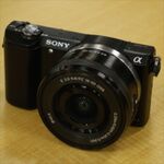 ASCII.jp：“ぼっち”撮影を極めた！—ソニー「α5000」 (1/5)