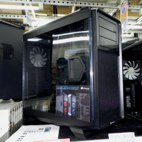 ASCII.jp：サイドパネルが約200度までバカッと開くCORSAIR製PCケース