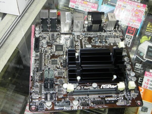 ASRock  Q1900DC-ITX   Mini-ITXマザーボード