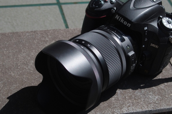 今回のカメラ。ニコンのフルサイズ一願レフ「D600」とシグマの「24-105mm F4 DG OS HSM」
